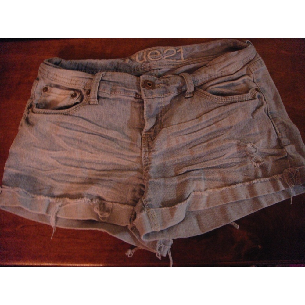 Rue 21 juniors 5/6 curvy light blue‎ jeans denim shorts distressed style